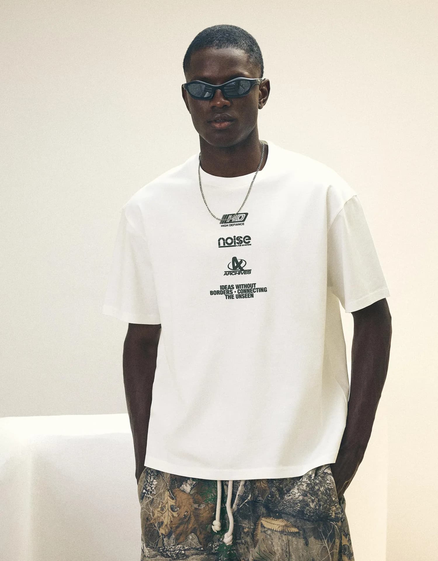Camiseta Relaxed com Estampas no Peito