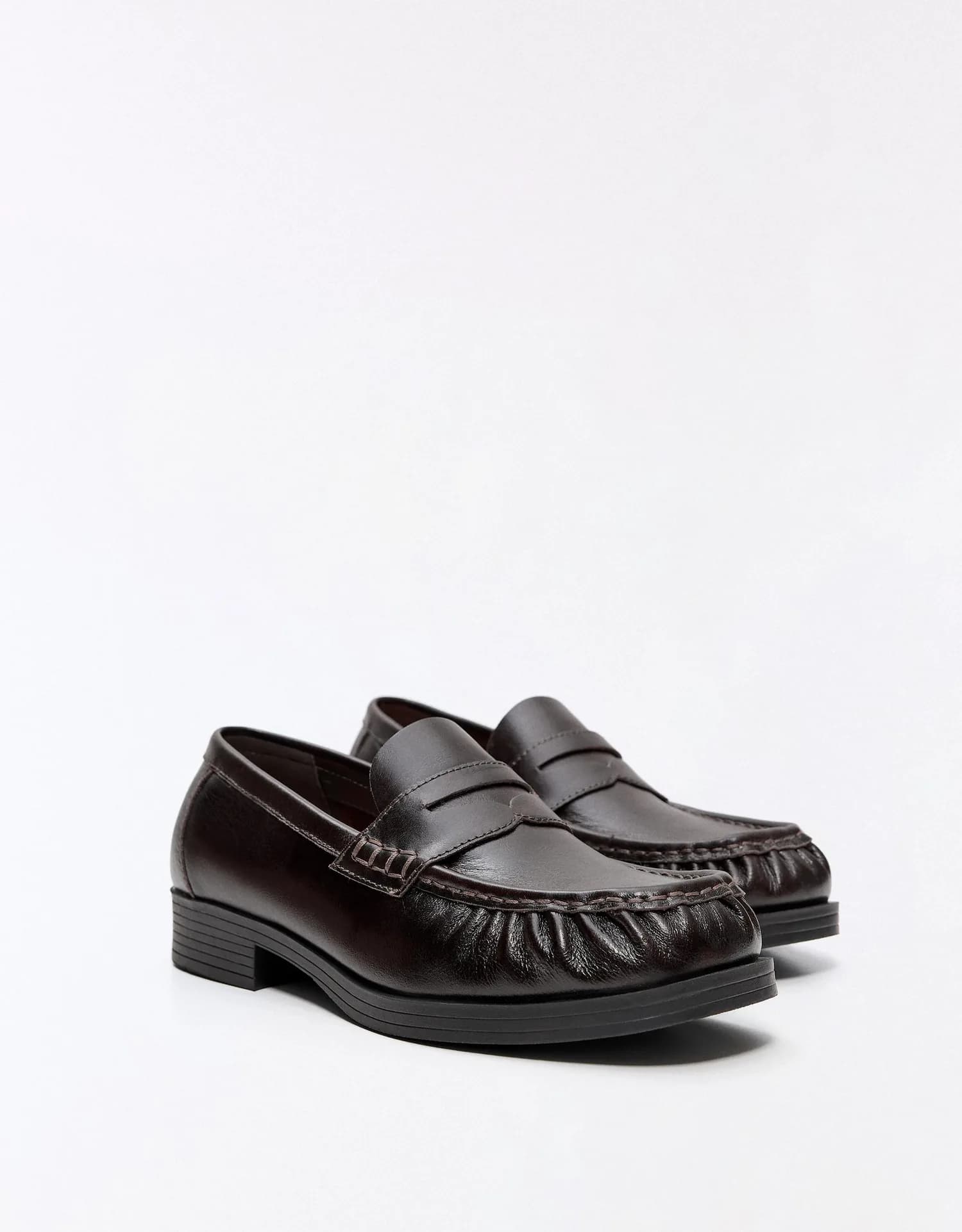 Mocassim de Couro Bico Quadrado