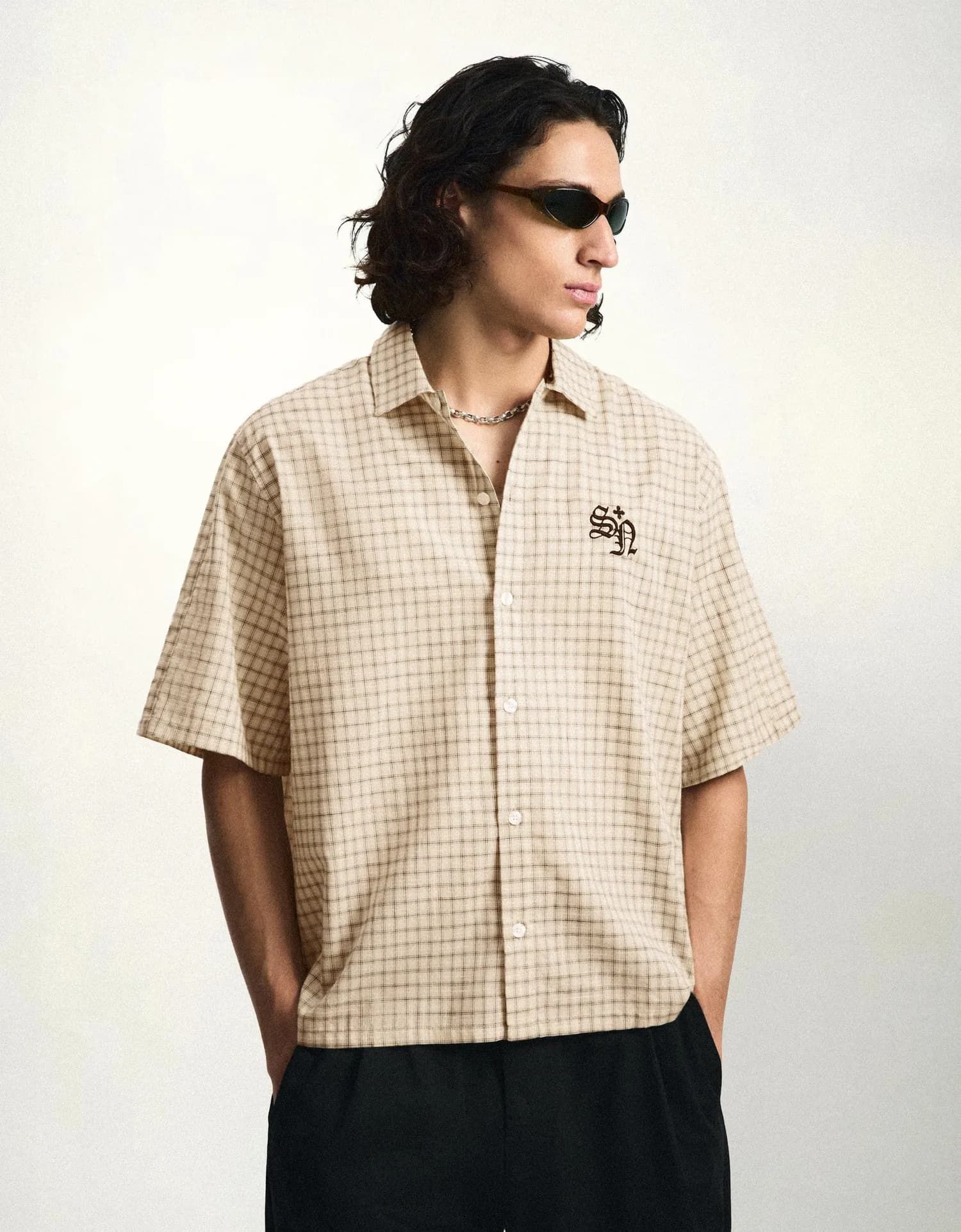 Camisa Xadrez Bege Bordada
