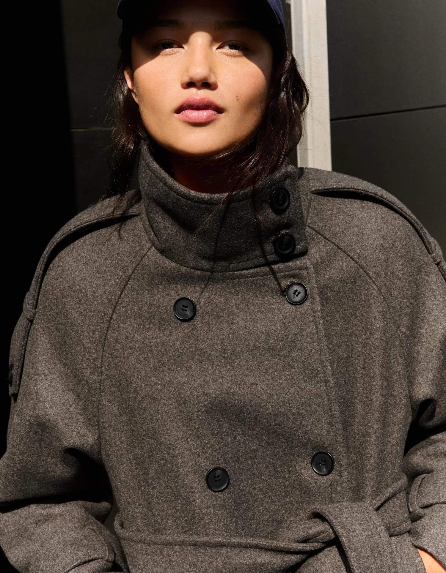 Jaqueta Trench com Gola Alta