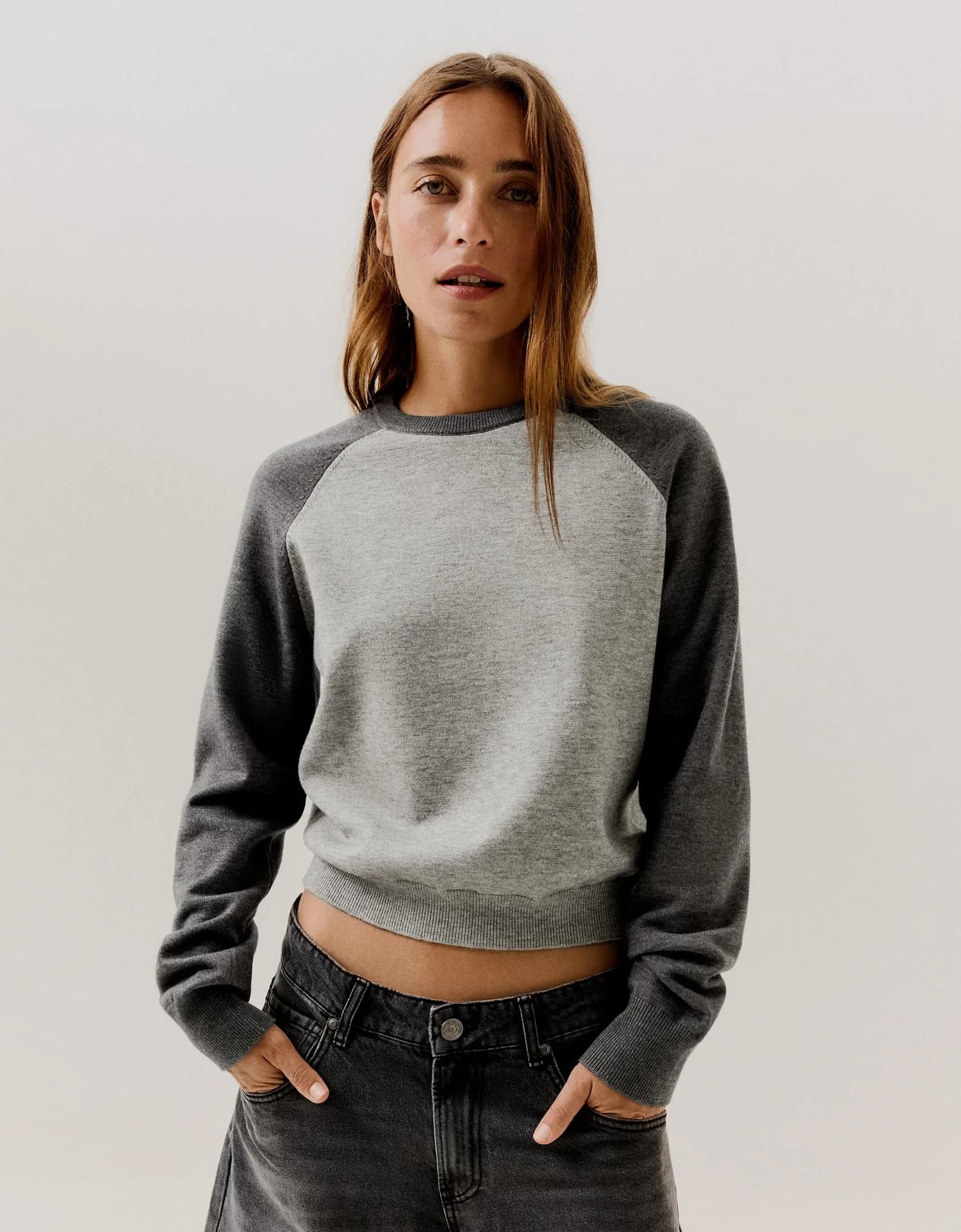 Suéter Raglan de Gola Redonda