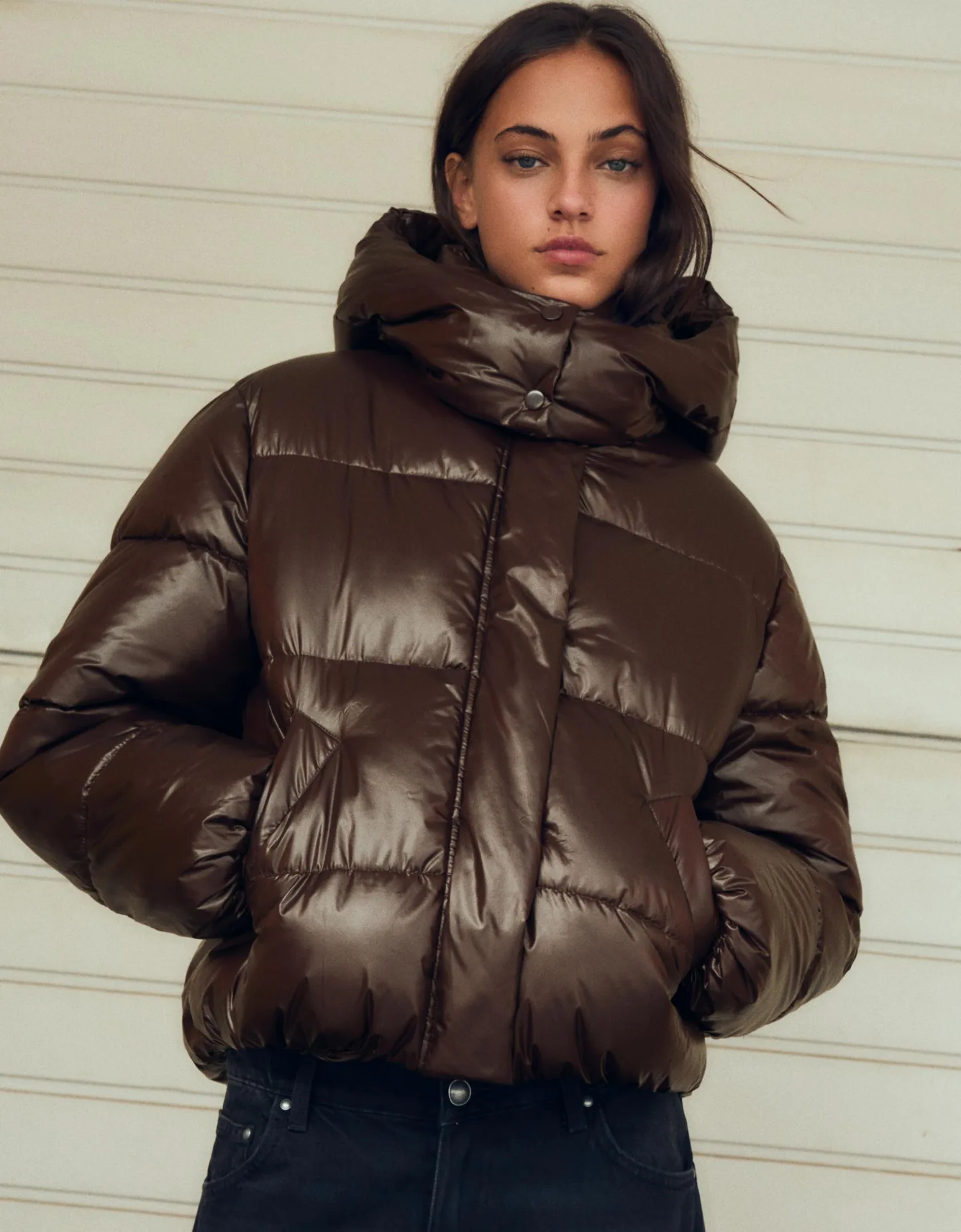 Jaqueta Acolchoada Oversize com Capuz