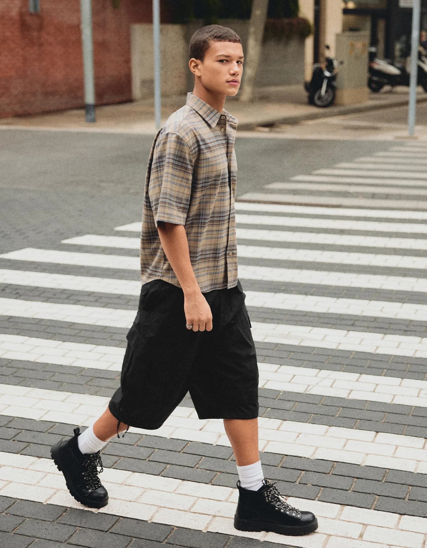 Bermuda Cargo Super Baggy com Pregas