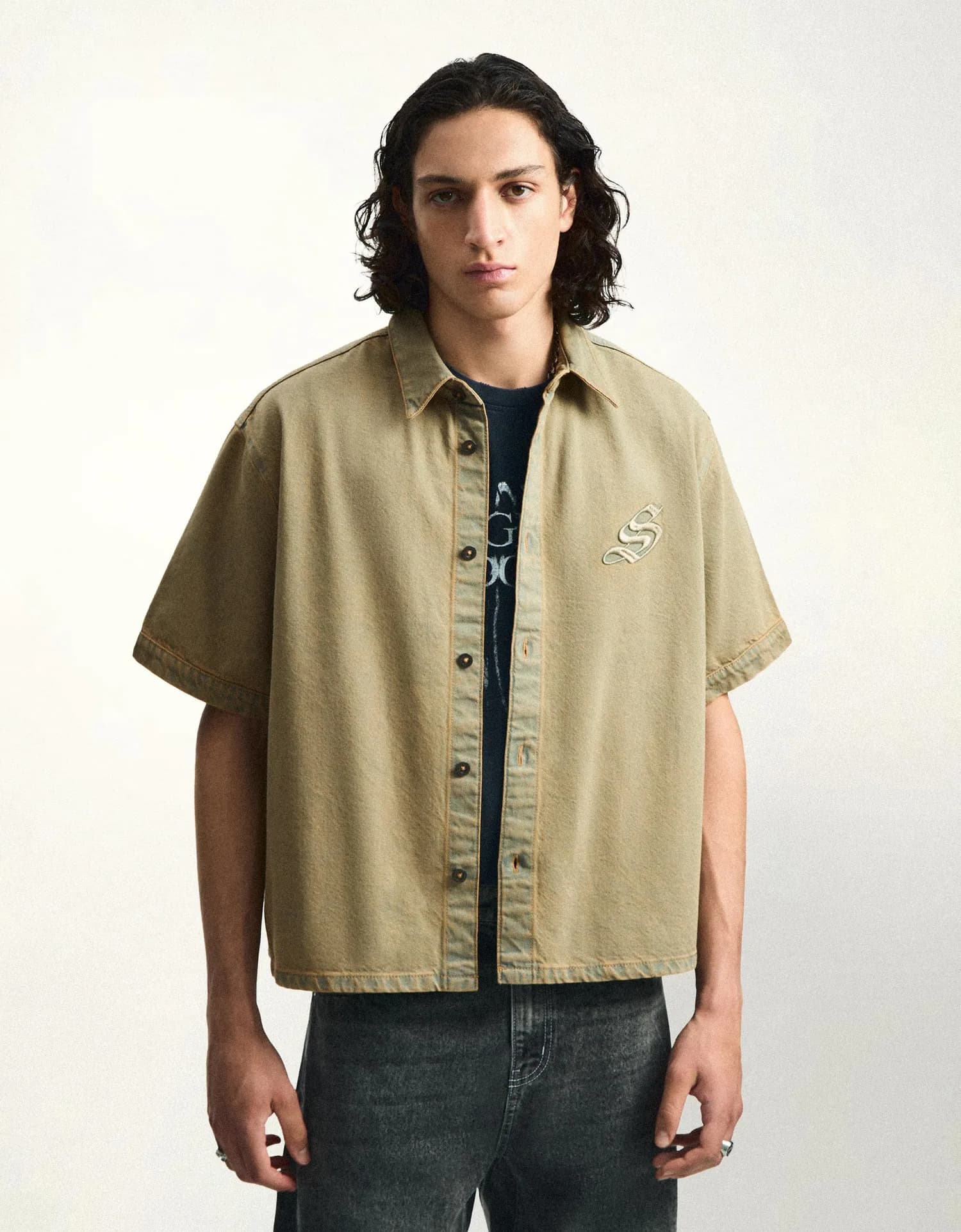 Camisa Boxy Cáqui com Relevo
