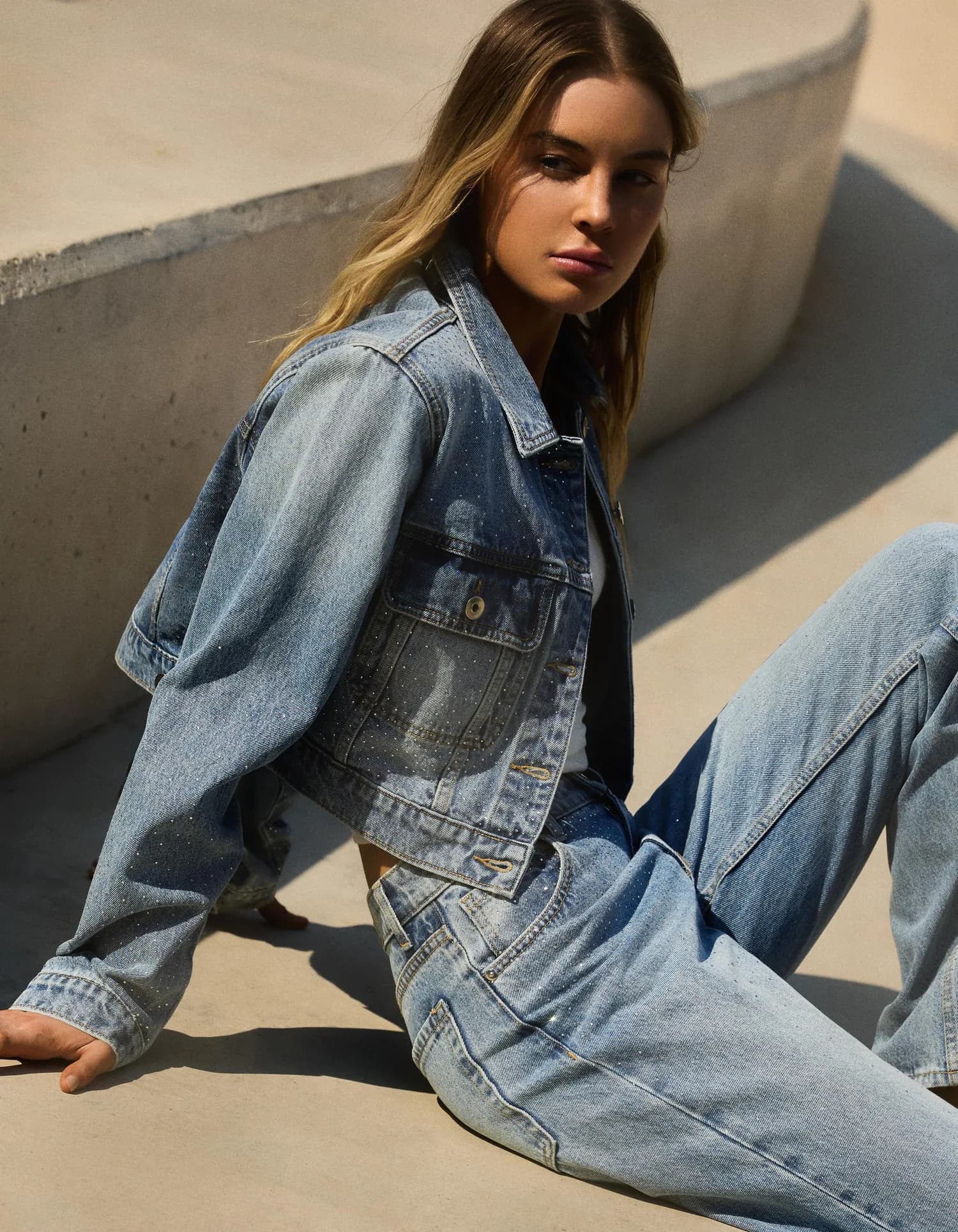 Jaqueta Jeans Cropped com Brilho