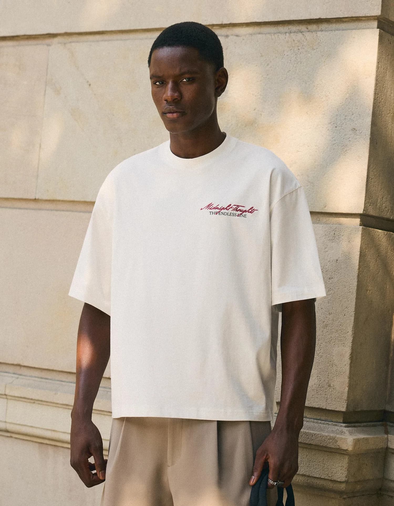 Camiseta com Estampa Floral Vermelha