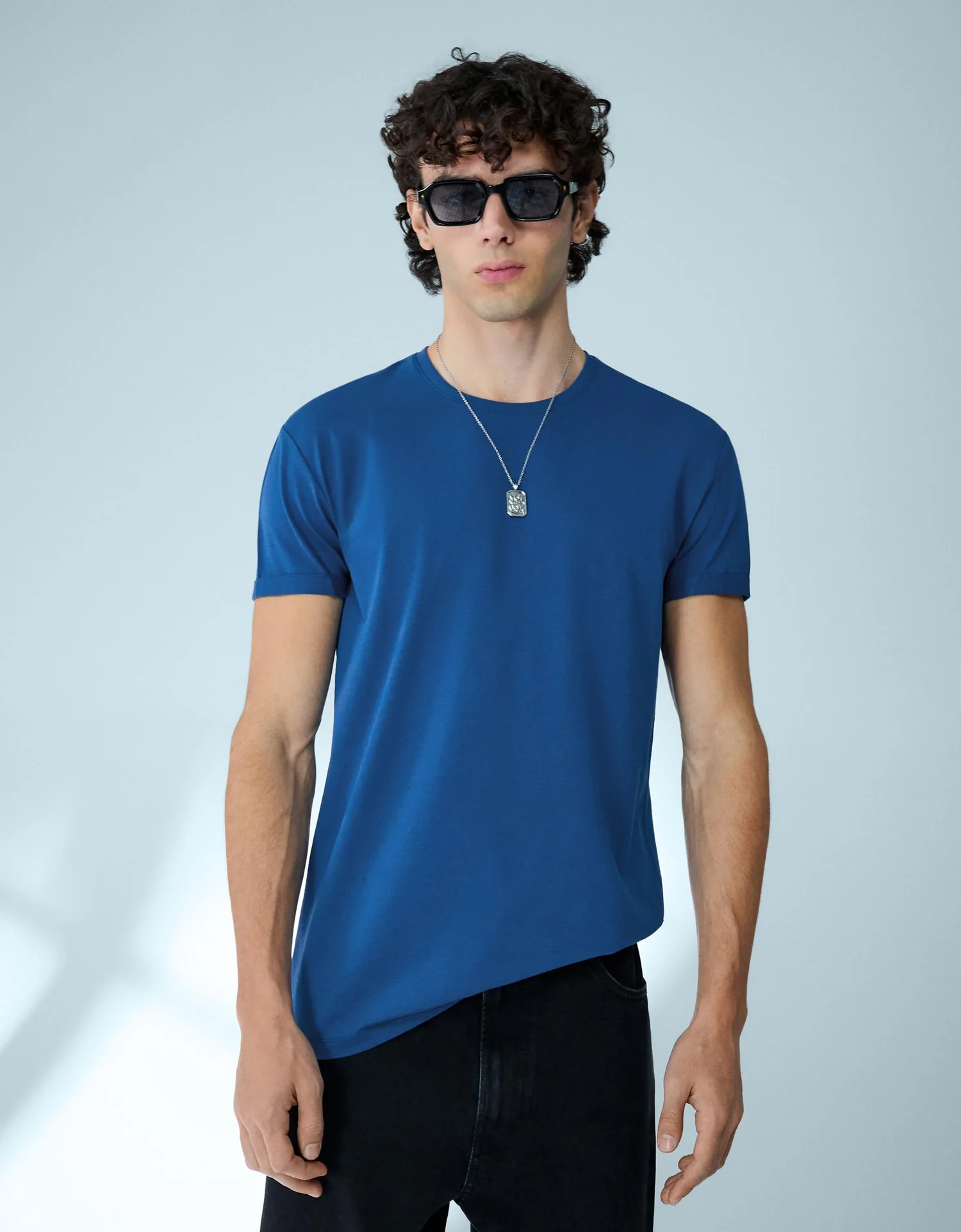 Camiseta Ajustada com Manga Dobrada