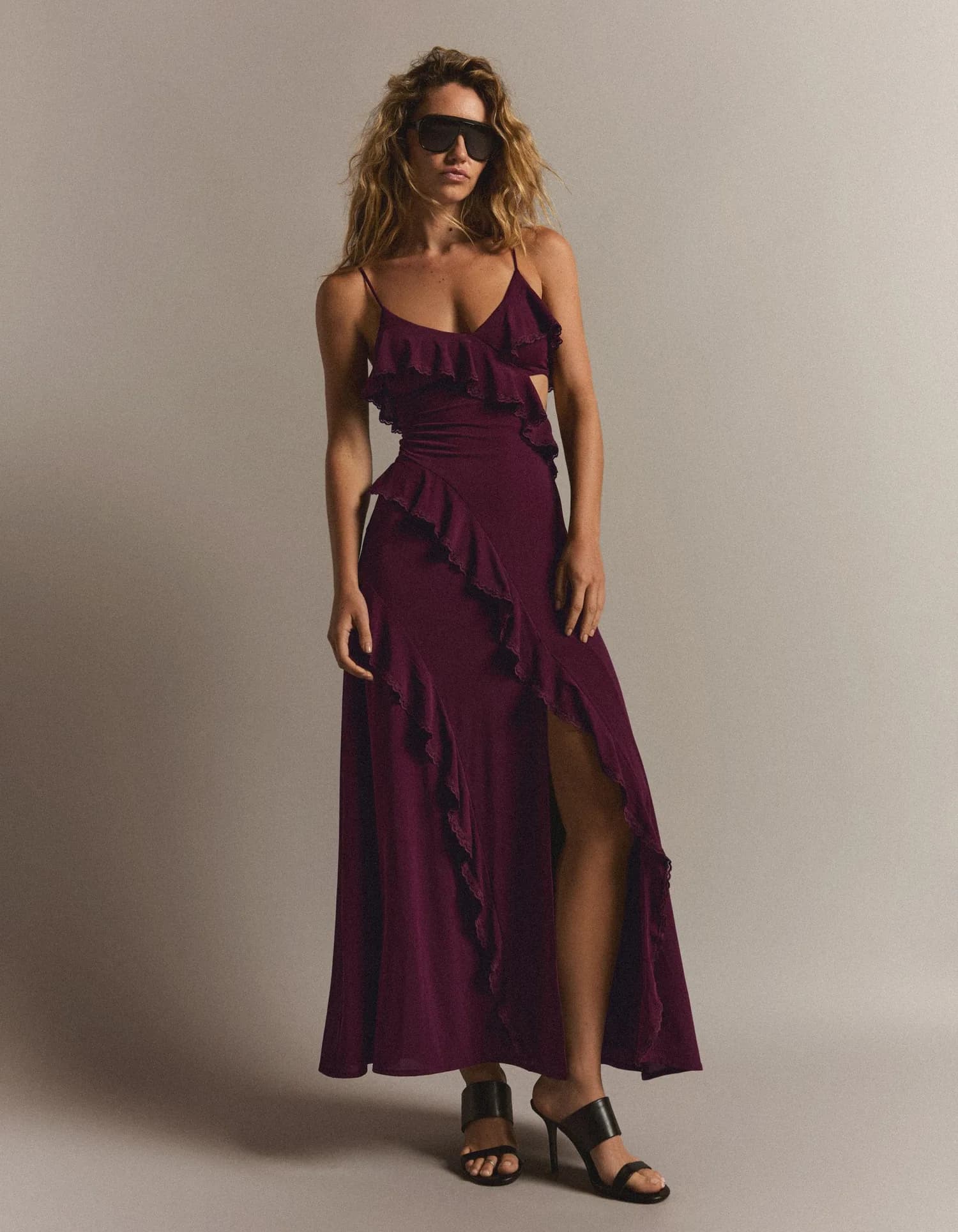 Vestido Midi de Alças com Babados