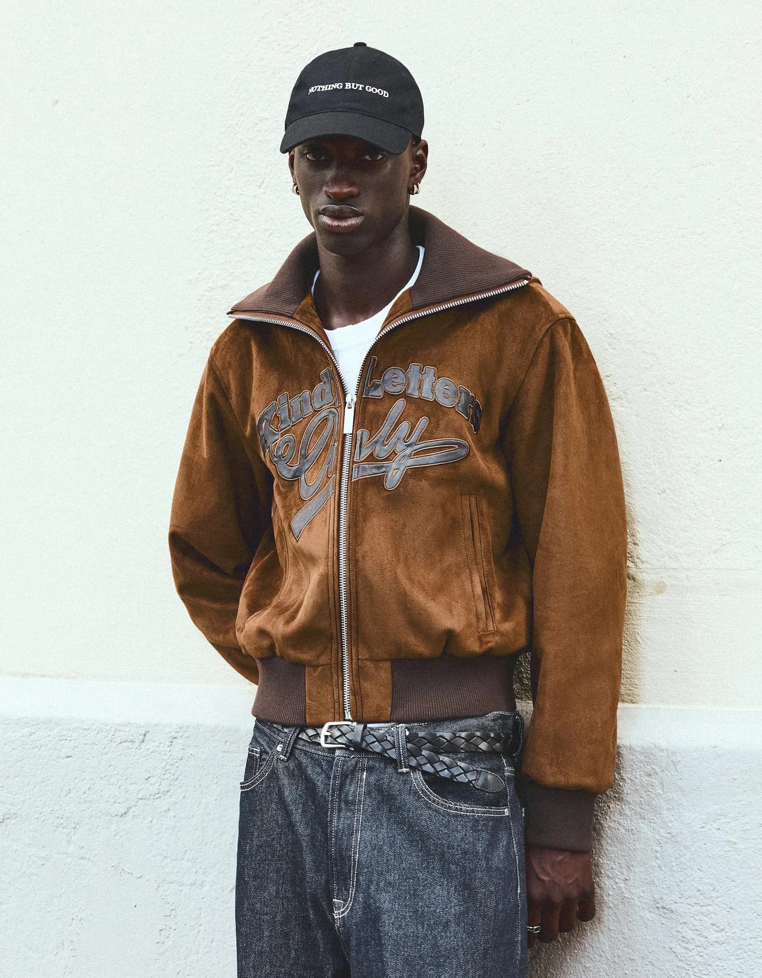 Jaqueta Bomber Efeito Suede Bordada