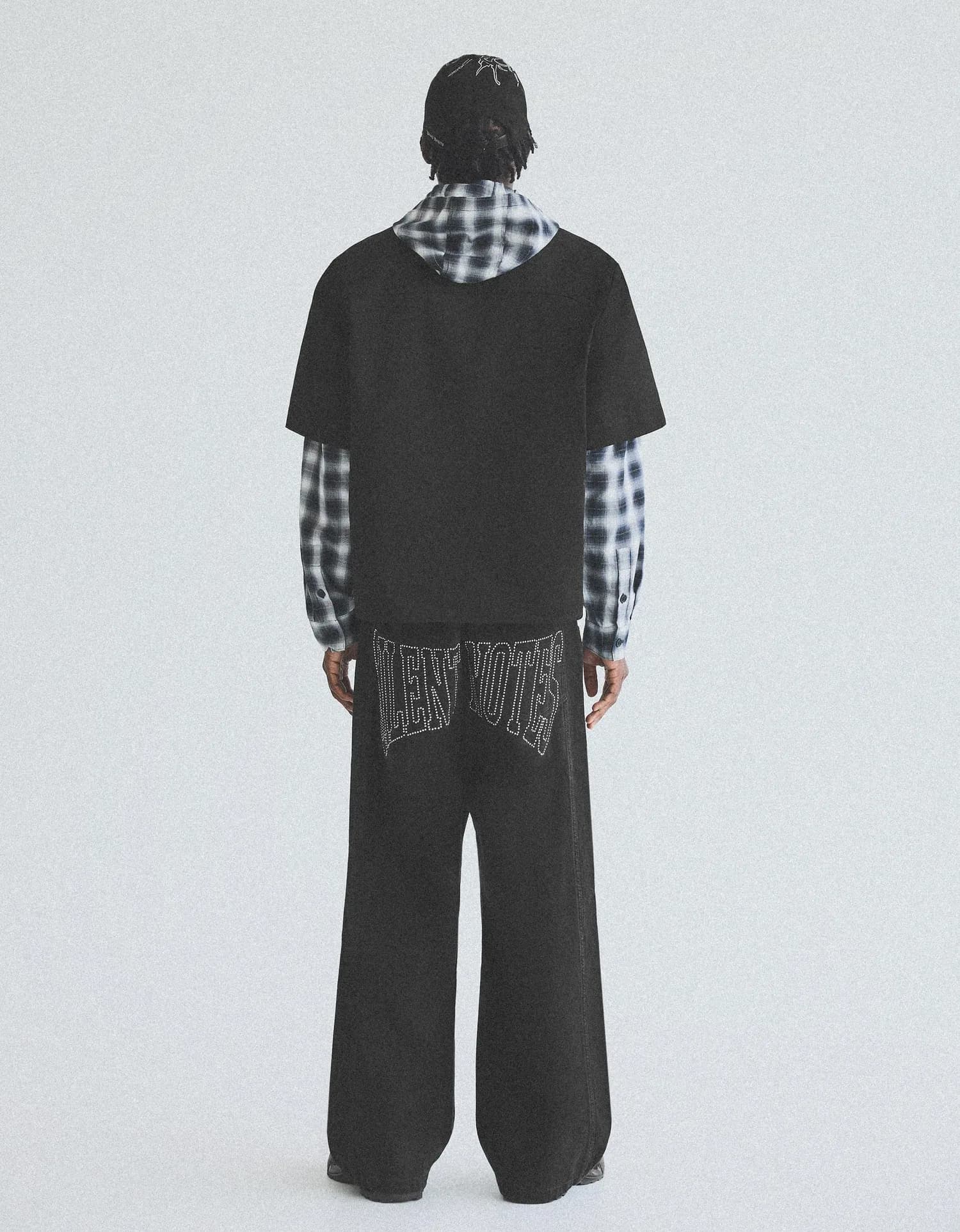 Calça Jeans Baggy com Tachas