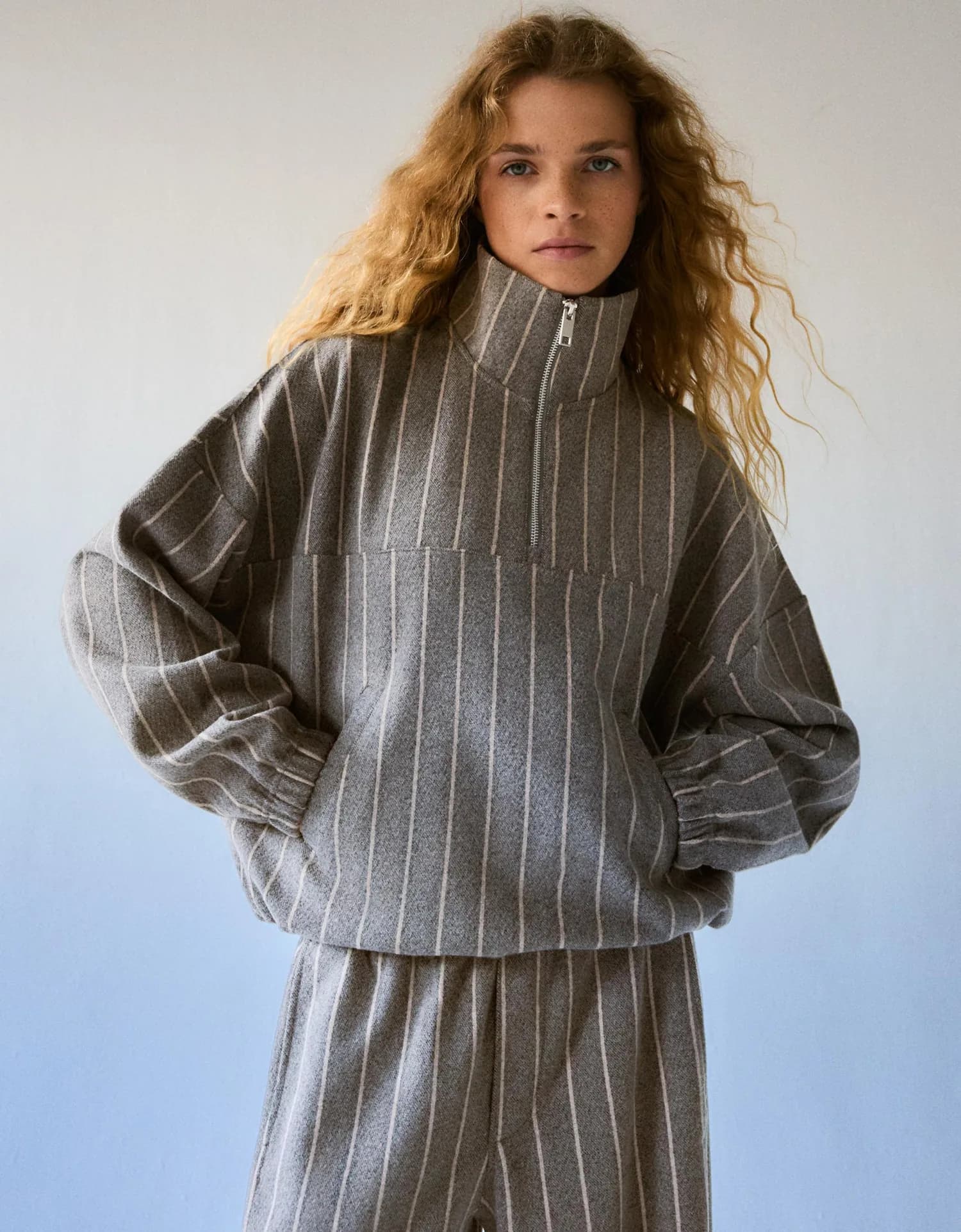Blusa Listrada com Meio Zíper