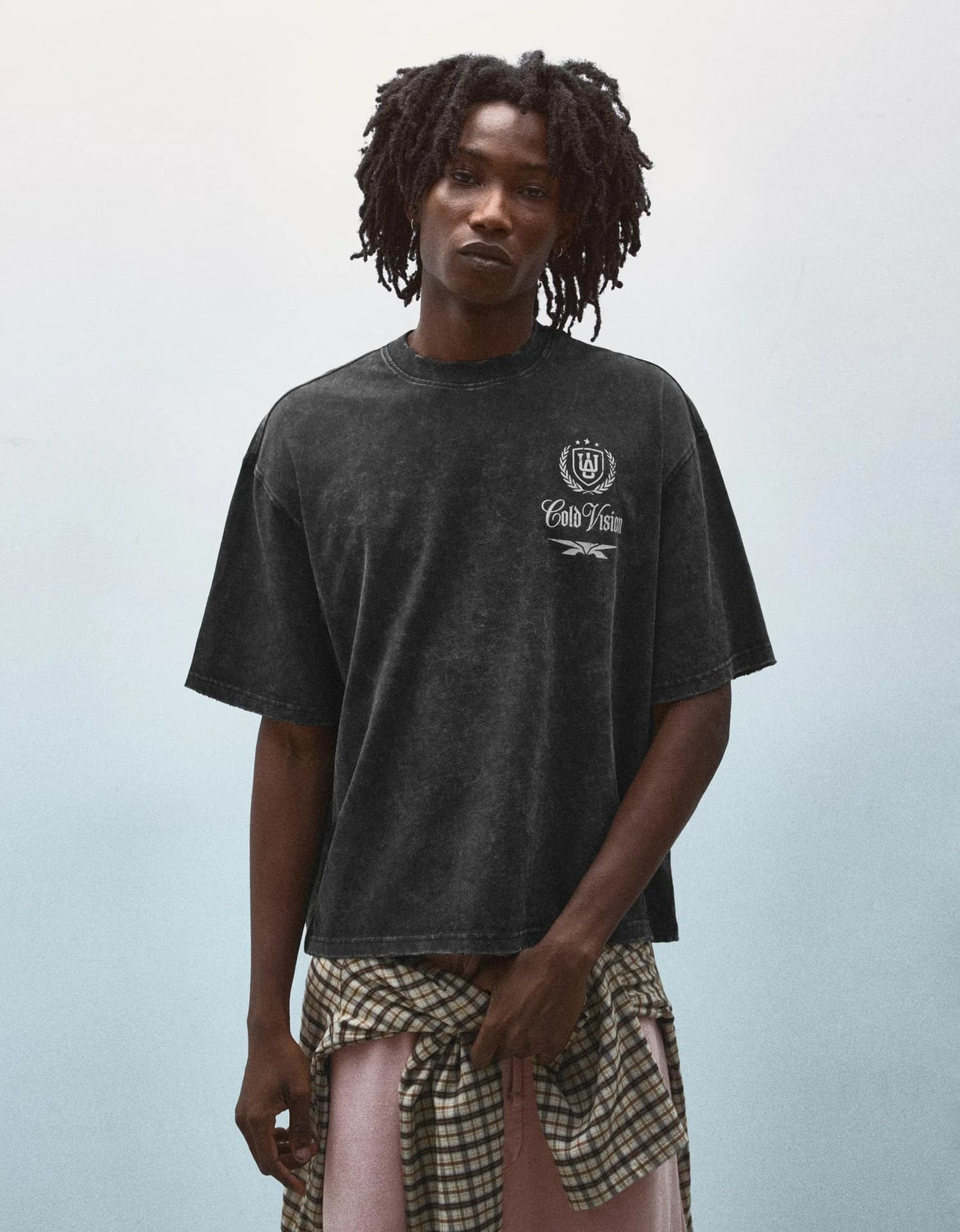 Camiseta Boxy Lavada com Brasão