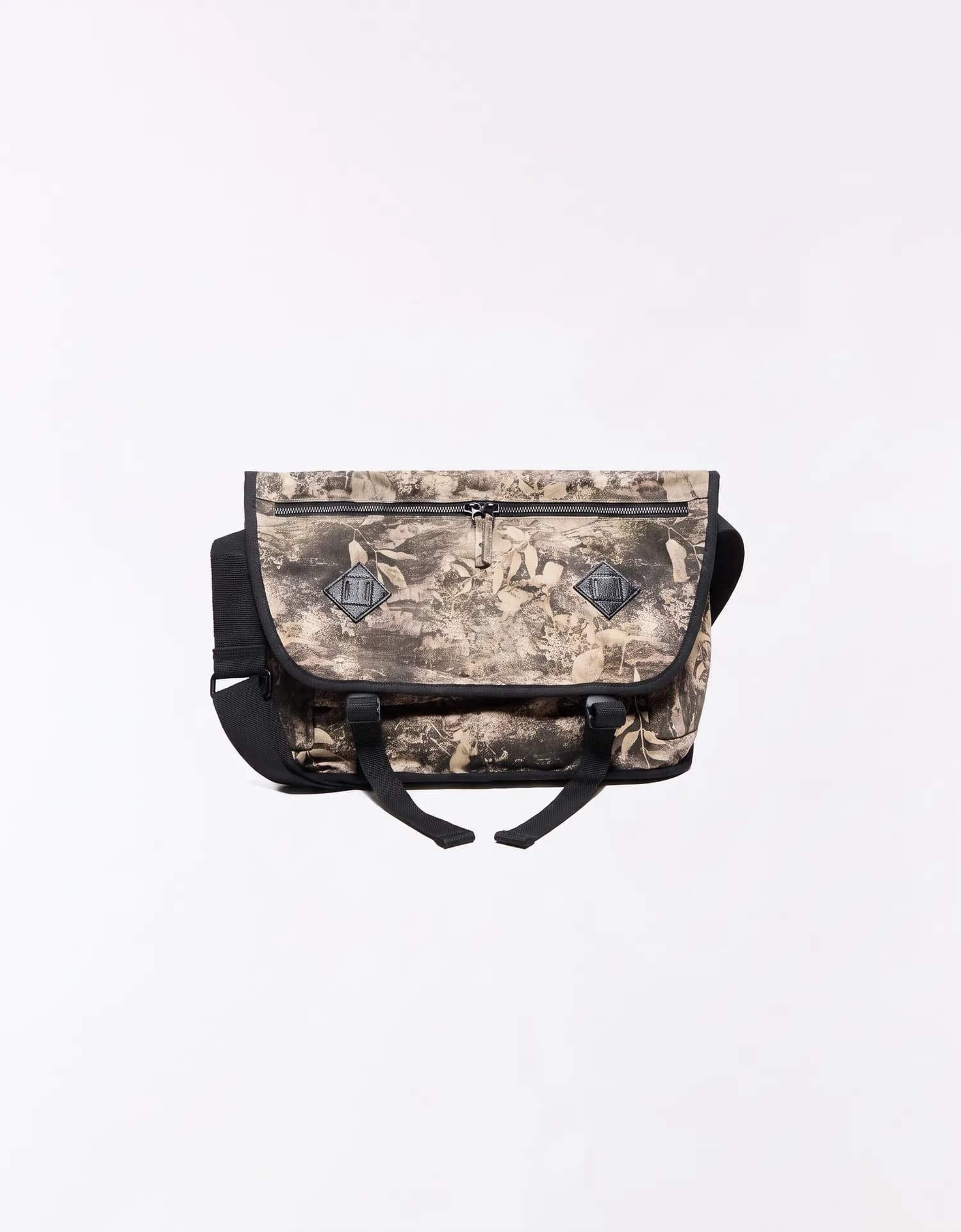 Bolsa Carteiro Estampada de Folhas