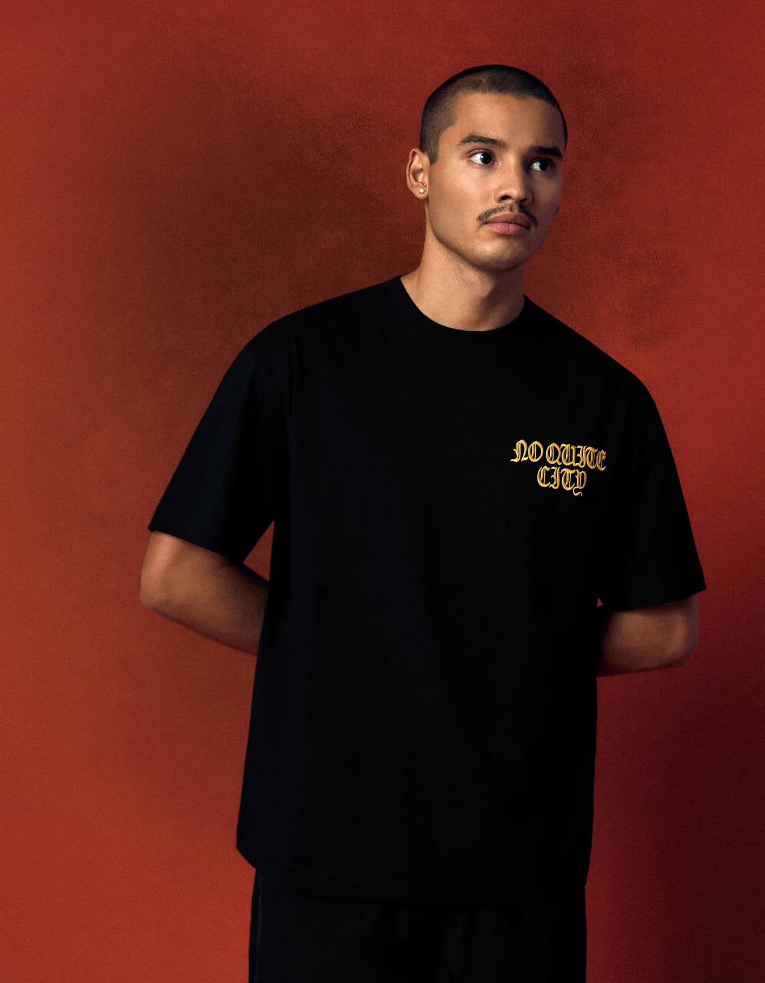 Camiseta com Lettering Gótico Los Angeles