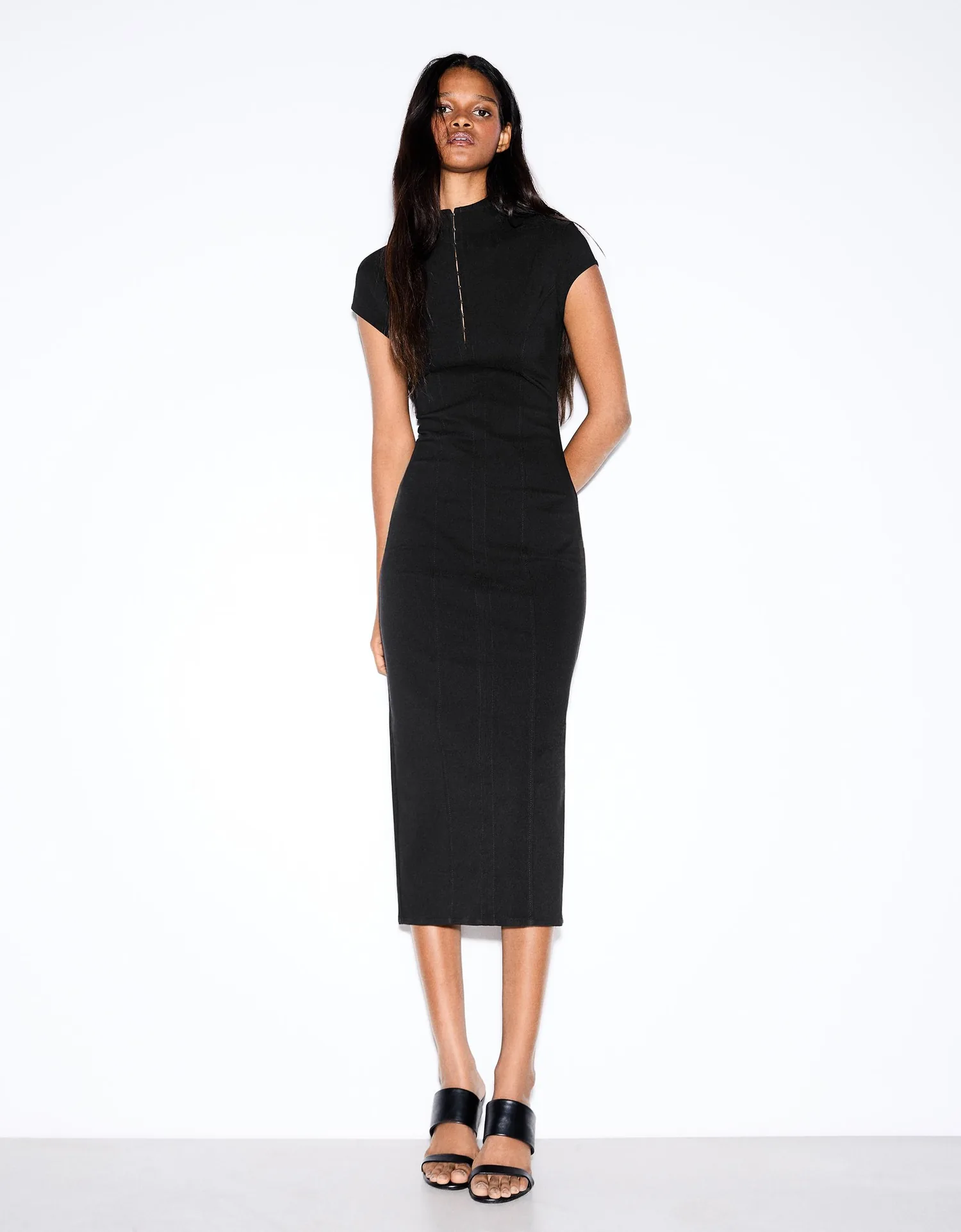 Vestido Midi com Colchetes