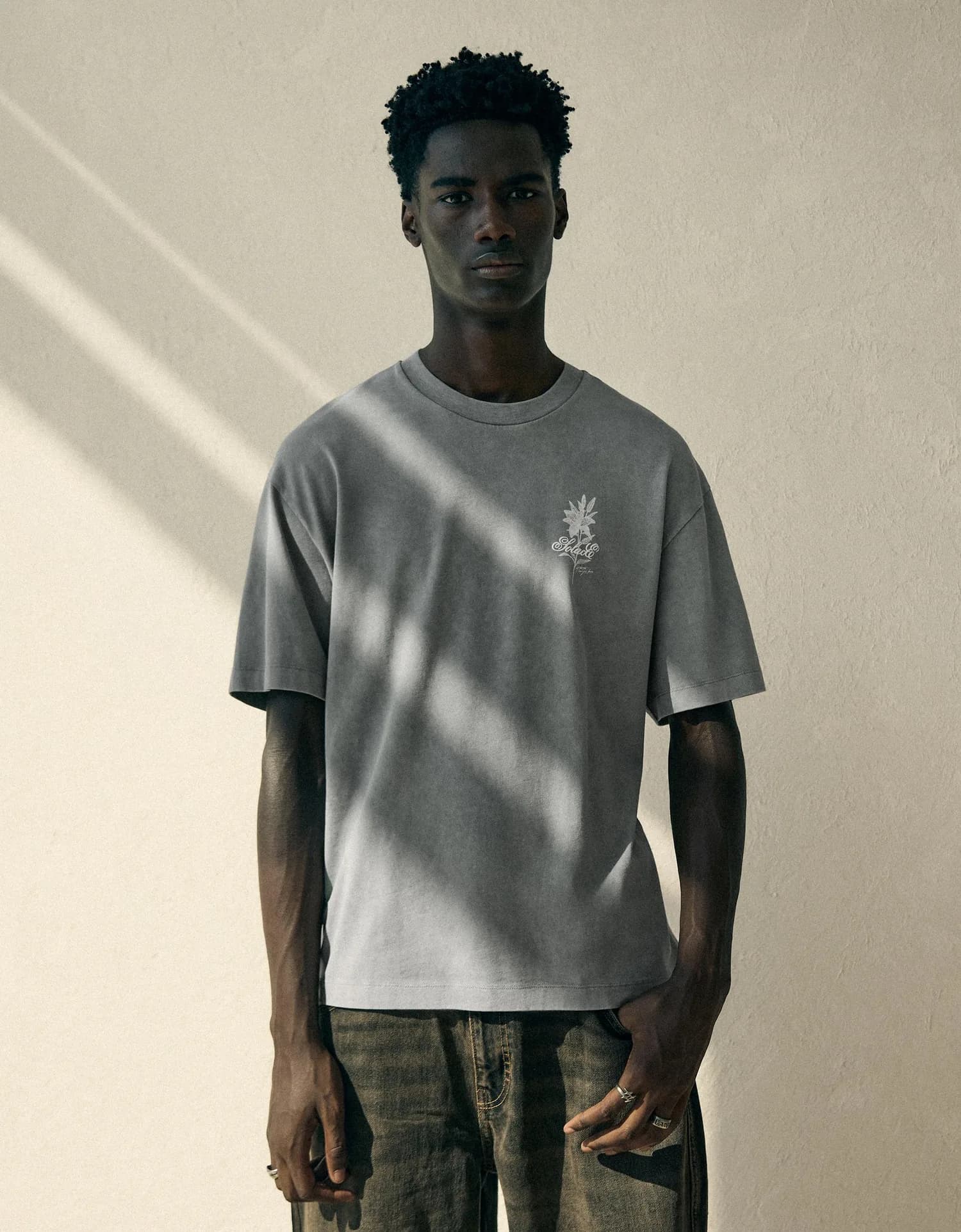 Camiseta Relaxed com Lettering nas Costas