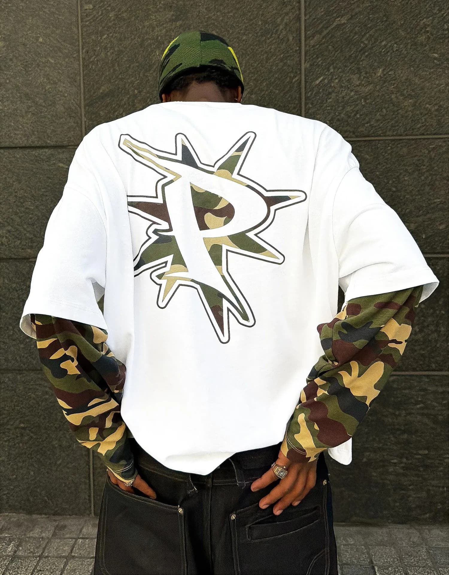 Camiseta Manga Dupla com Mangas Camufladas