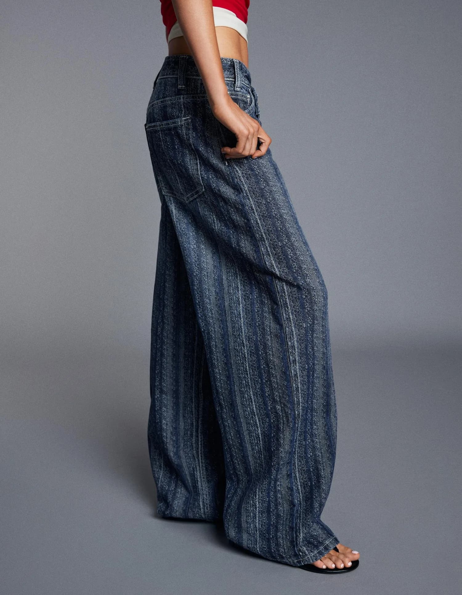 Calça Jeans Texturizada com Cruzado