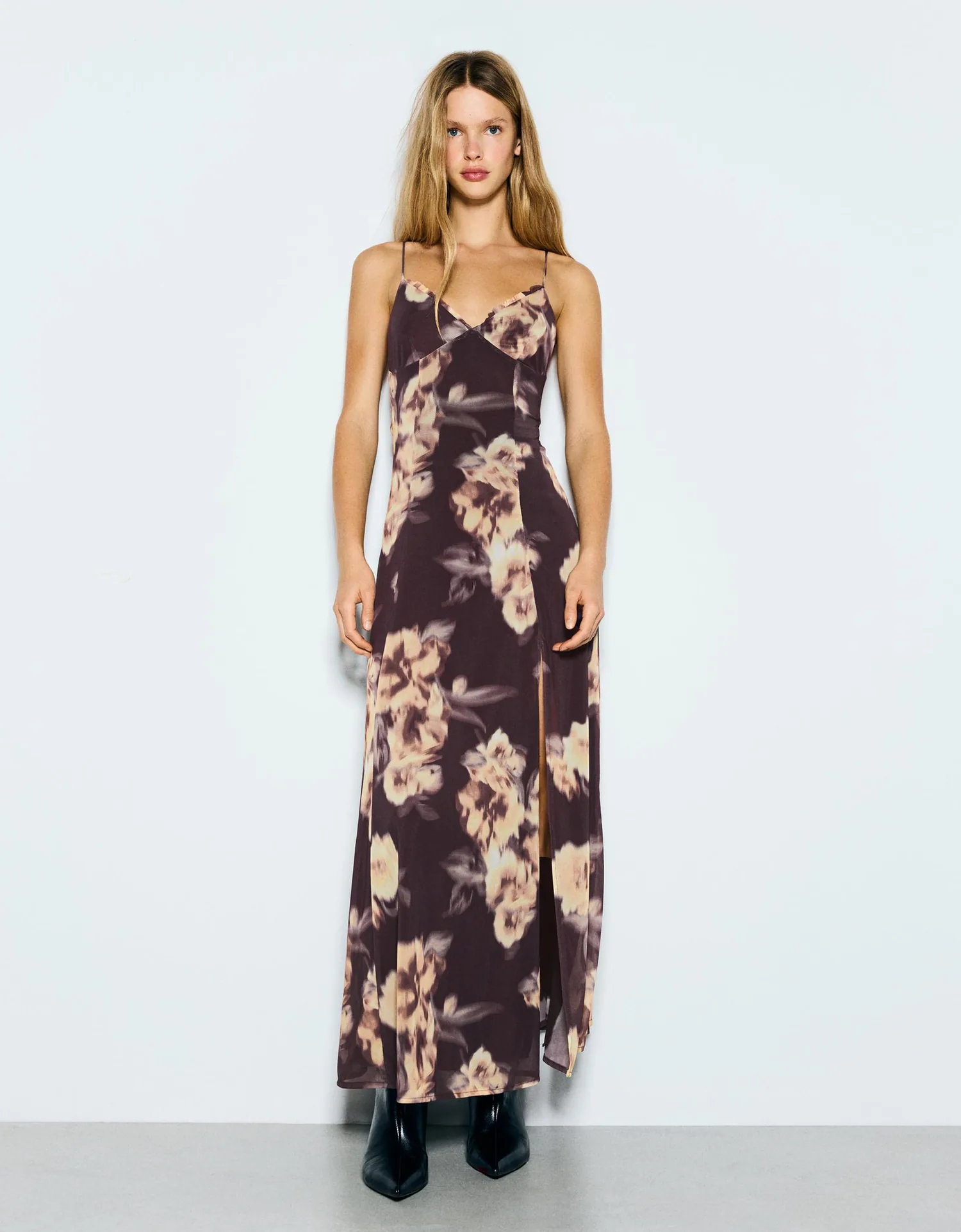 Vestido Longo de Alças em Tule