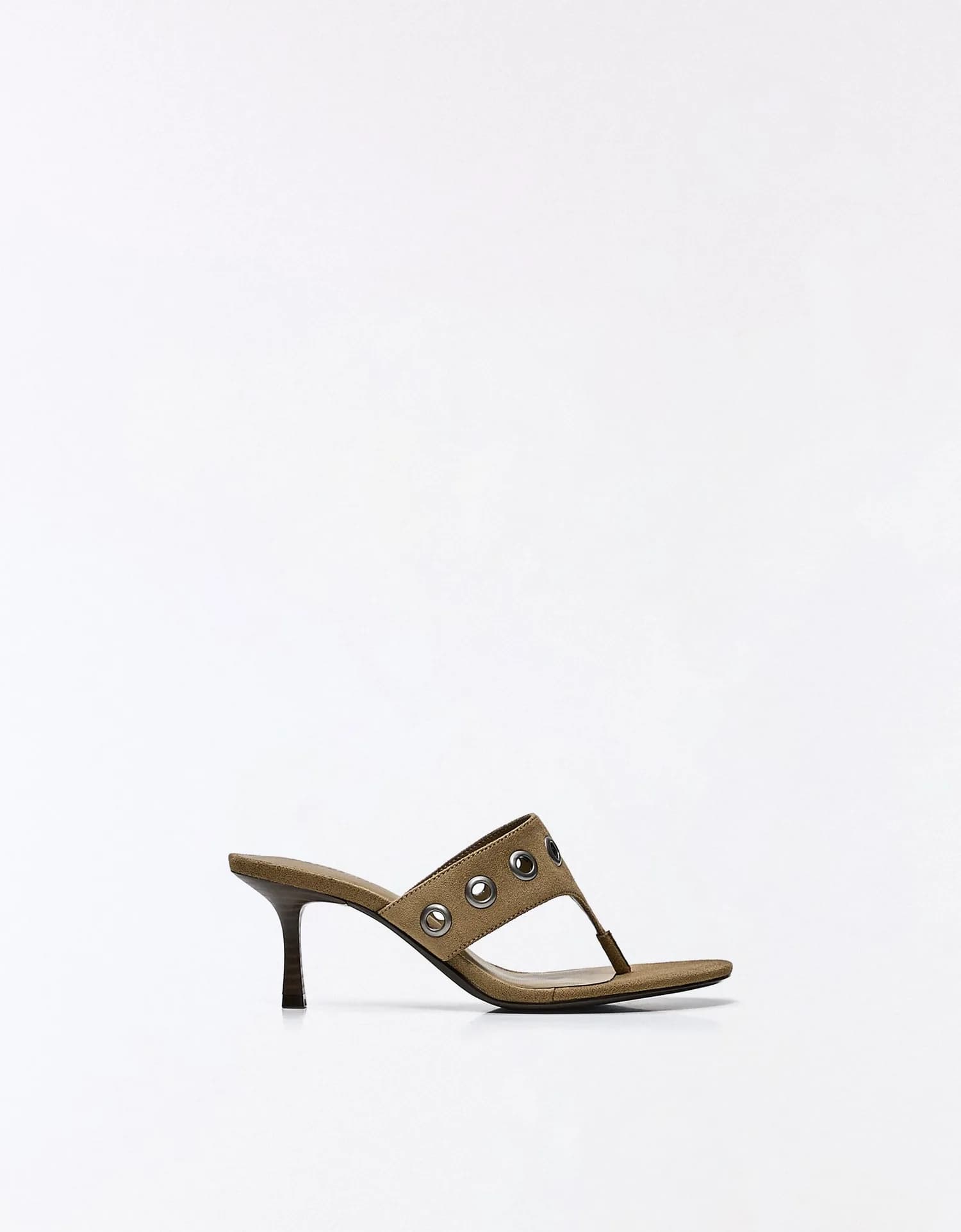 Sandália Kitten Heel com Ilhoses